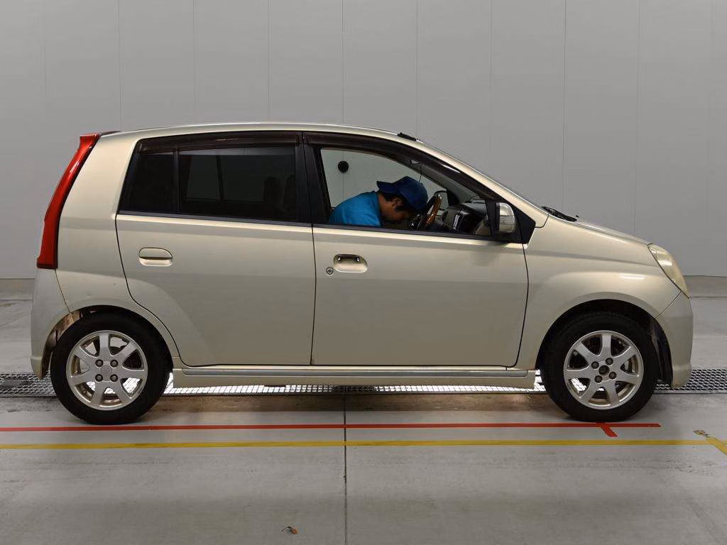 DAIHATSU MIRA AVY