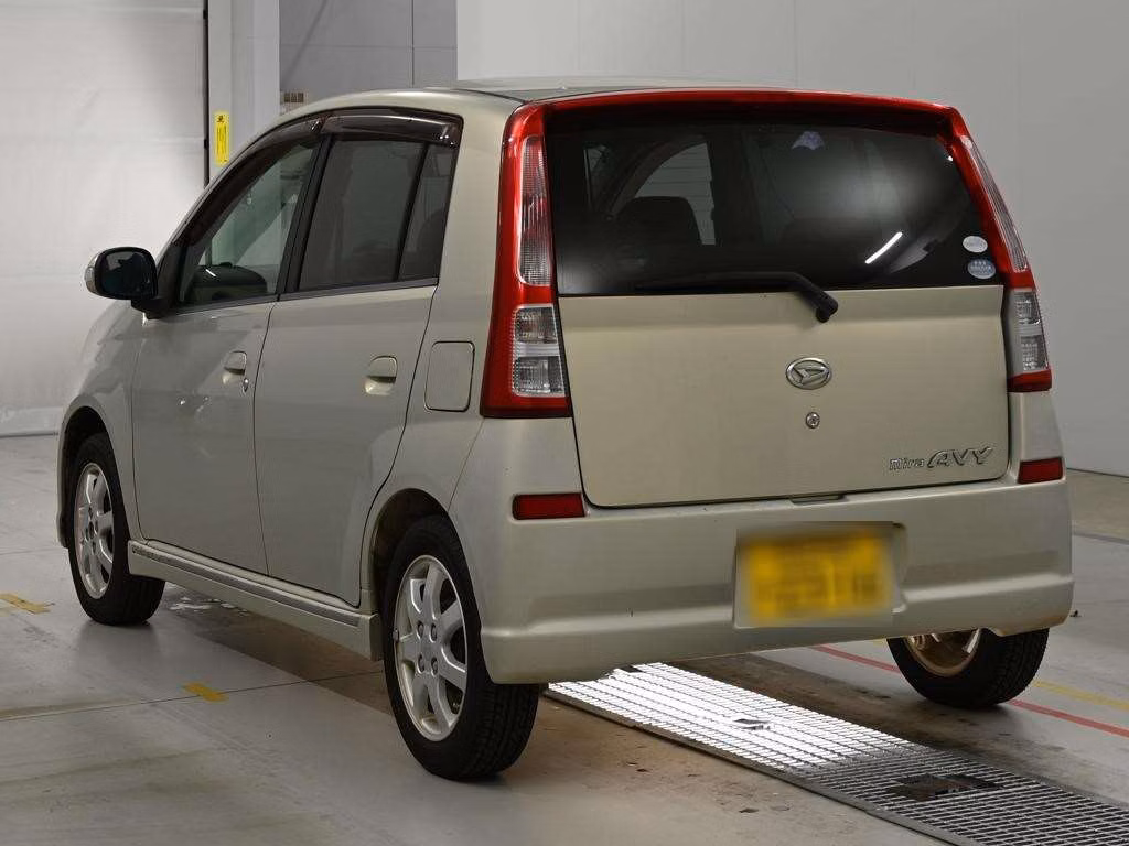 DAIHATSU MIRA AVY
