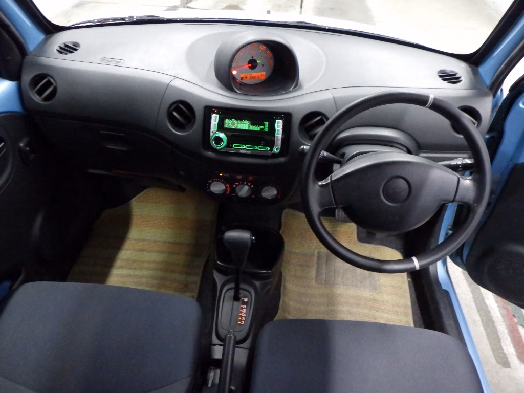DAIHATSU ESSE