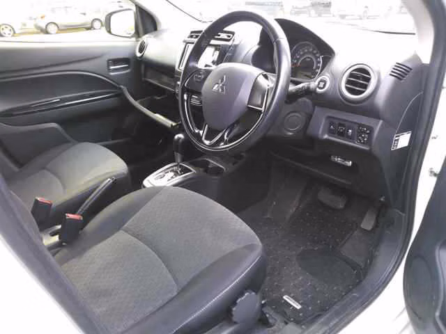 MITSUBISHI MIRAGE
