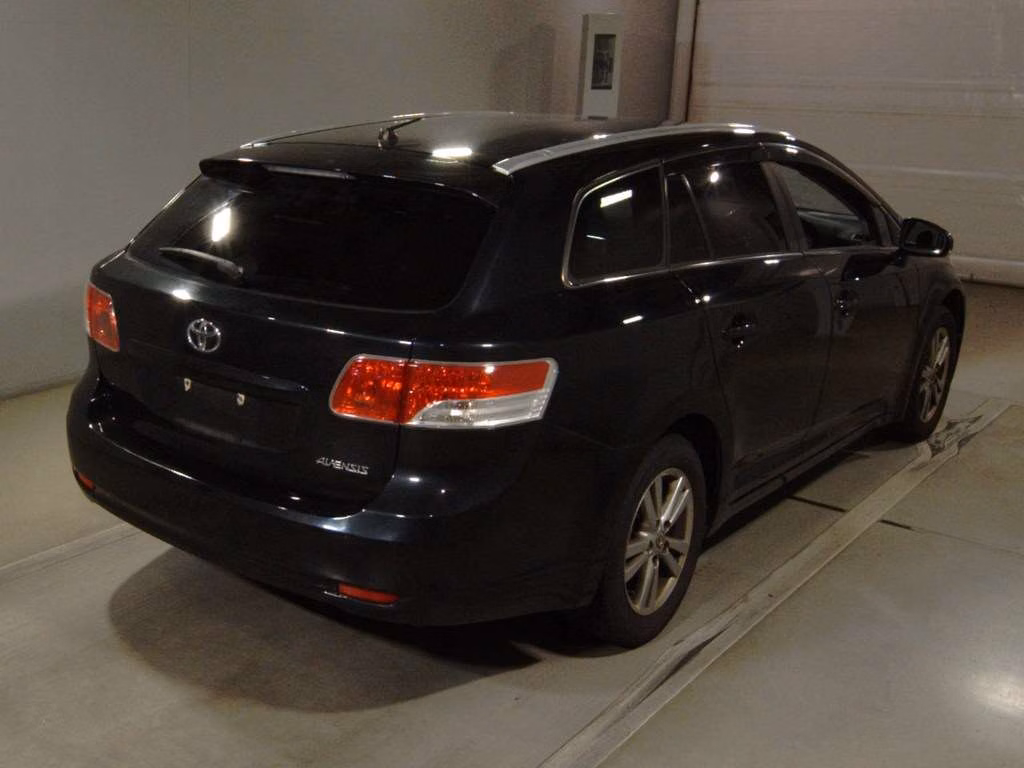 TOYOTA AVENSIS