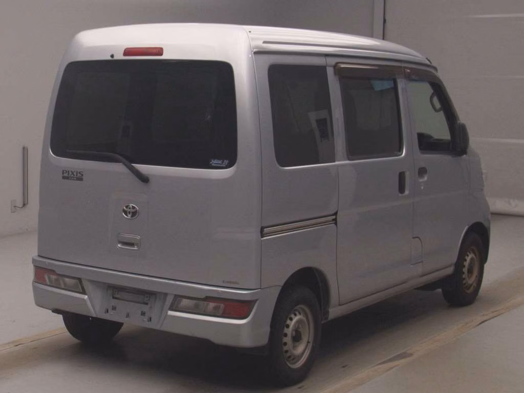 TOYOTA PIXIS VAN