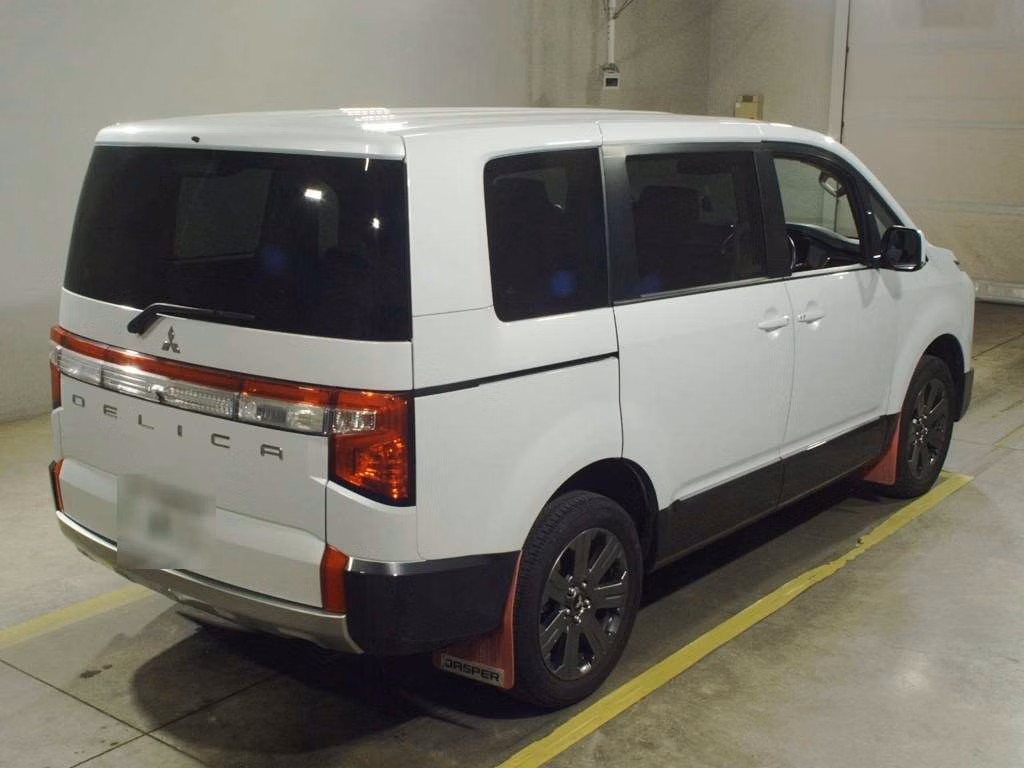 MITSUBISHI DELICA D:5