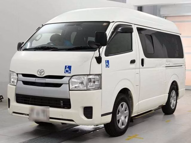 TOYOTA REGIUS ACE