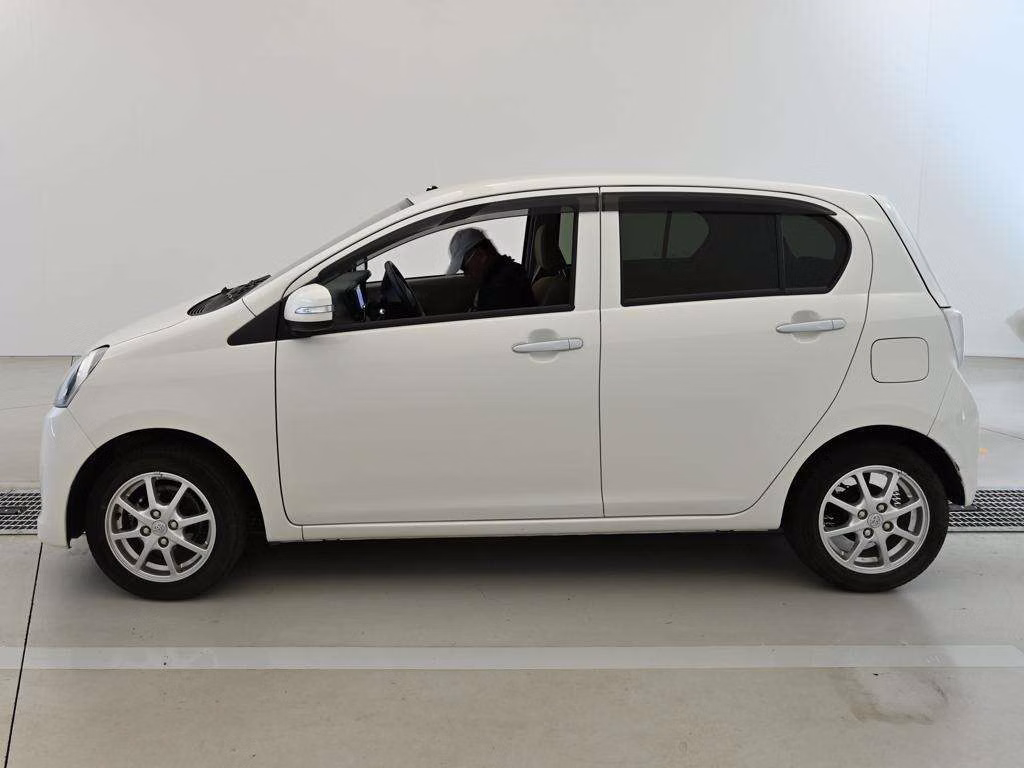TOYOTA PIXIS EPOCH