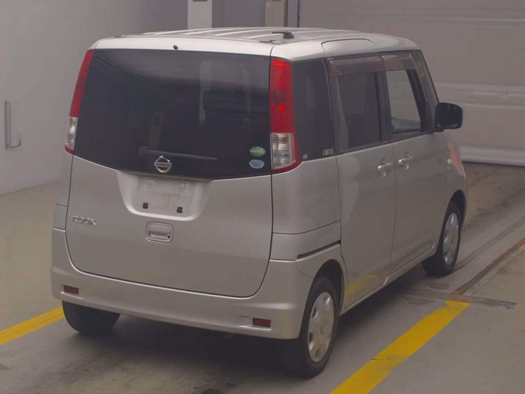 NISSAN ROOX