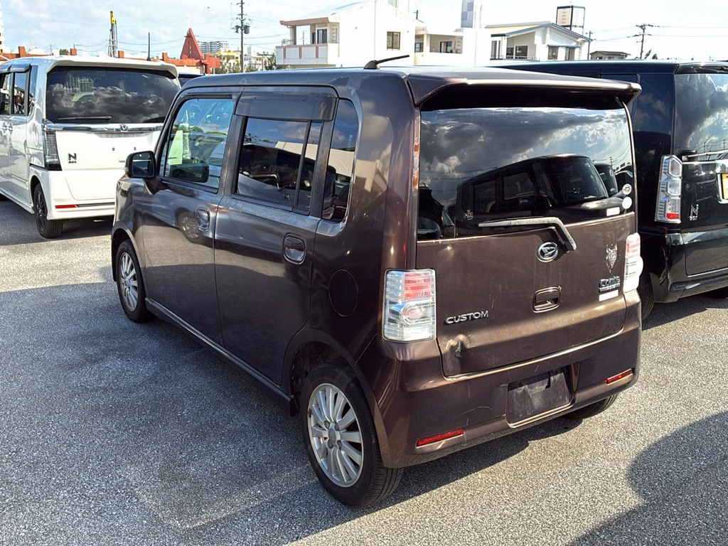 DAIHATSU MOVE CONTE