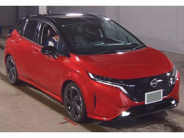 NISSAN AURA