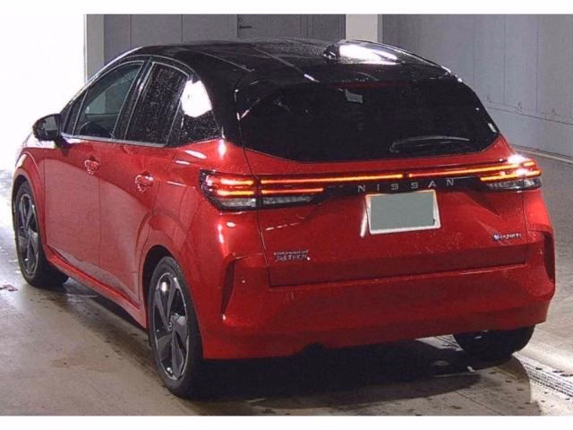 NISSAN AURA