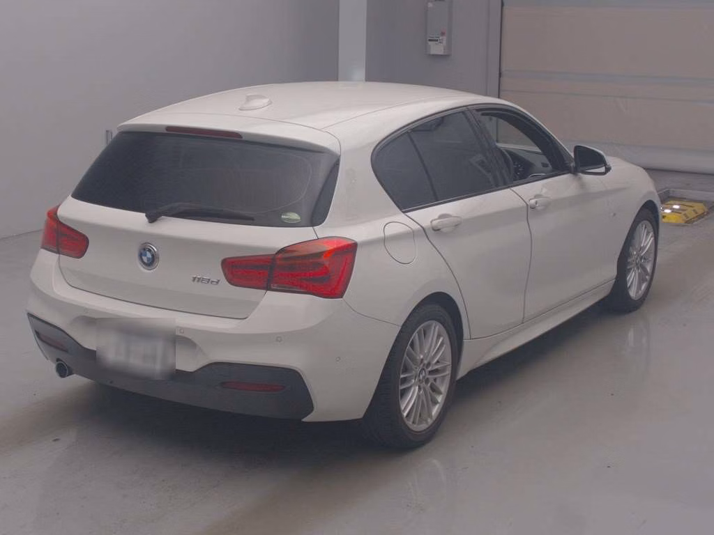 BMW 1-SERIES