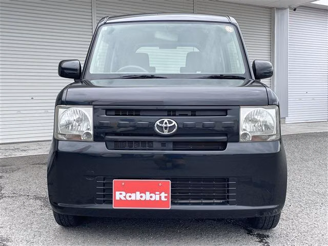 TOYOTA PIXIS SPACE