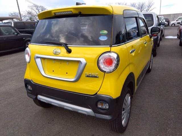DAIHATSU CAST