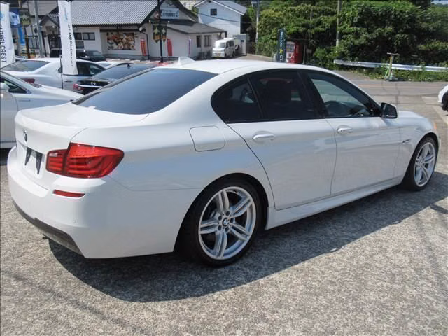 BMW 5-SERIES