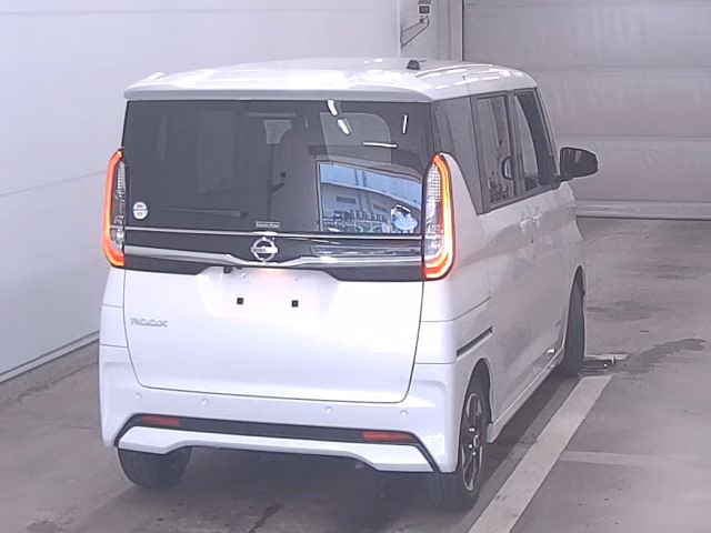 NISSAN ROOX