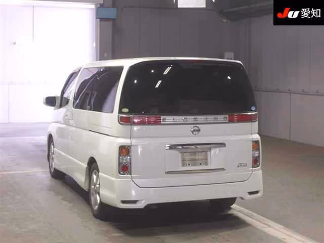 NISSAN ELGRAND