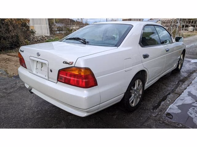 NISSAN LAUREL
