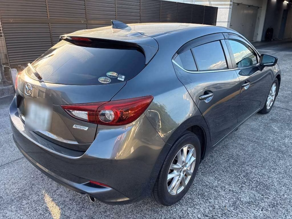 MAZDA AXELA