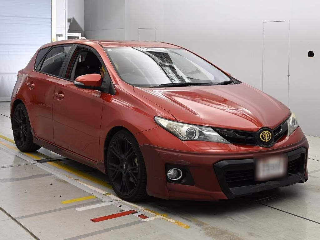 TOYOTA AURIS