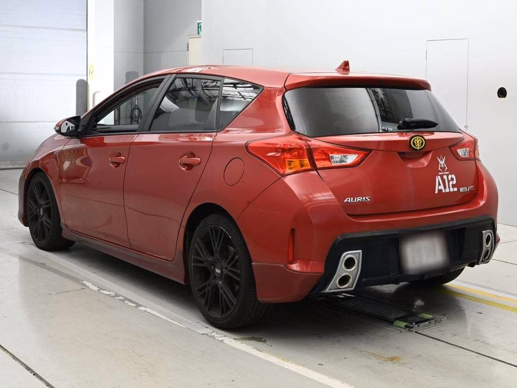 TOYOTA AURIS