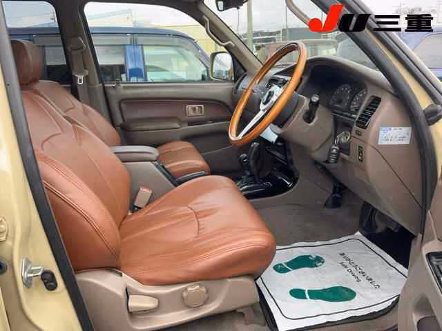 TOYOTA HILUX SURF