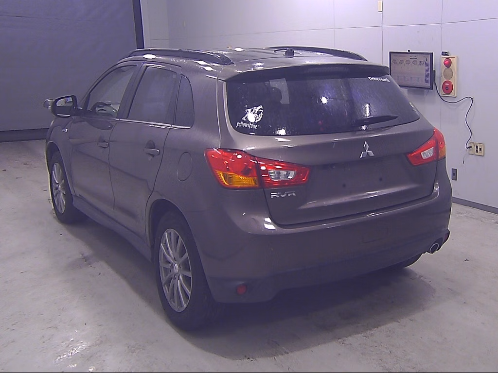 MITSUBISHI RVR