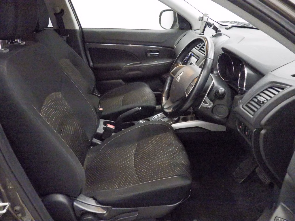 MITSUBISHI RVR