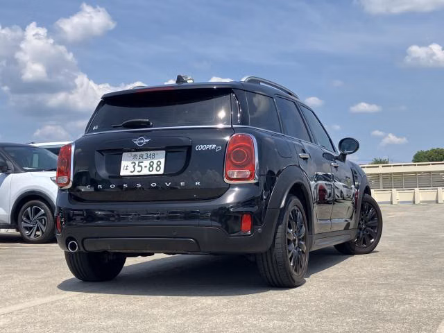 MINI CROSSOVER