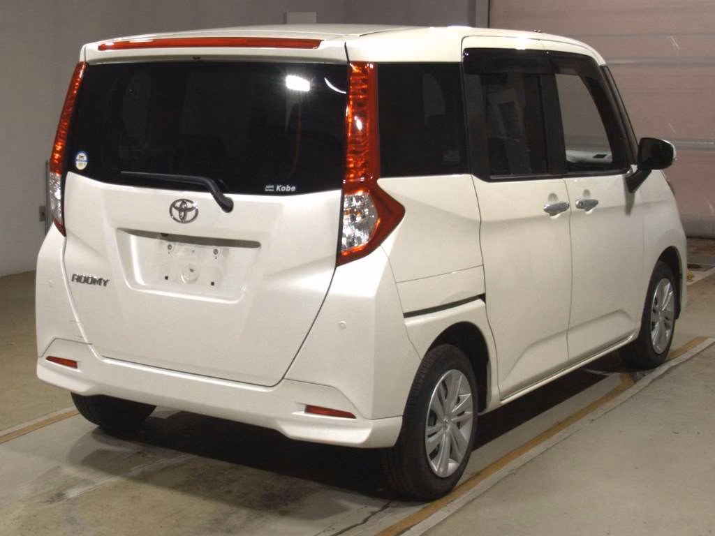TOYOTA ROOMY