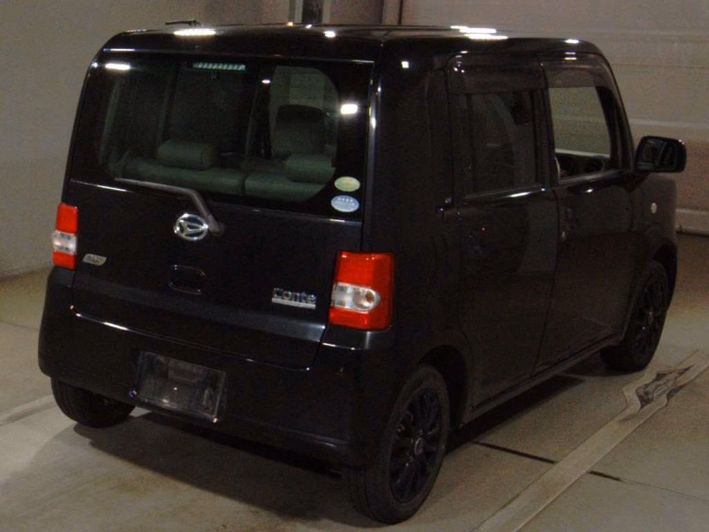 DAIHATSU MOVE CONTE