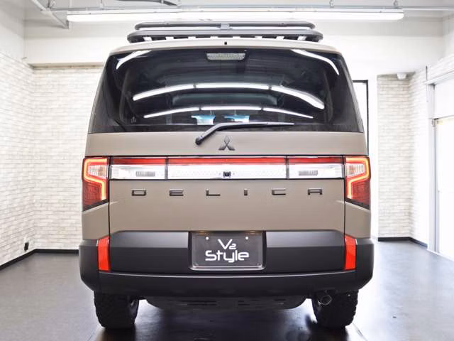 MITSUBISHI DELICA D:5
