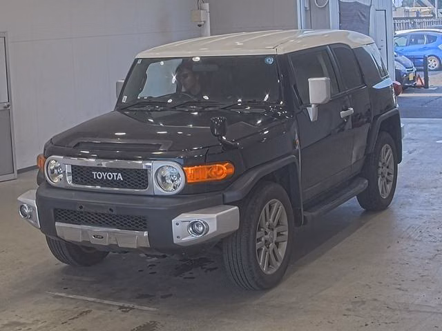 TOYOTA FJ CRUISER