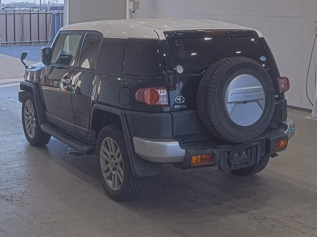 TOYOTA FJ CRUISER