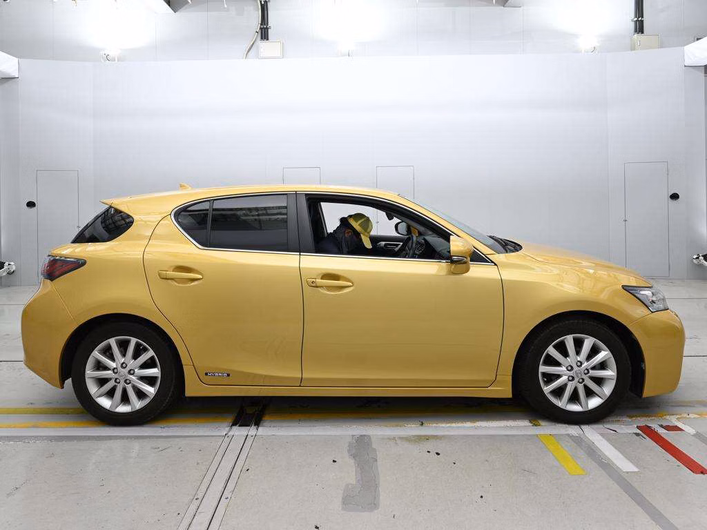 LEXUS CT200H