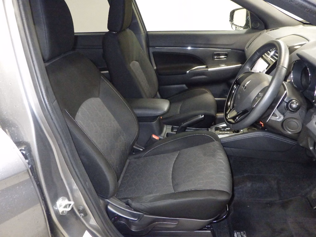 MITSUBISHI RVR