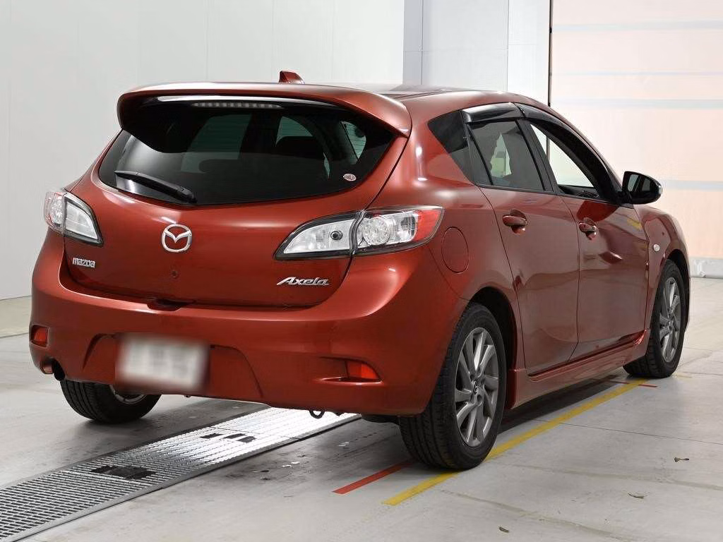 MAZDA AXELA