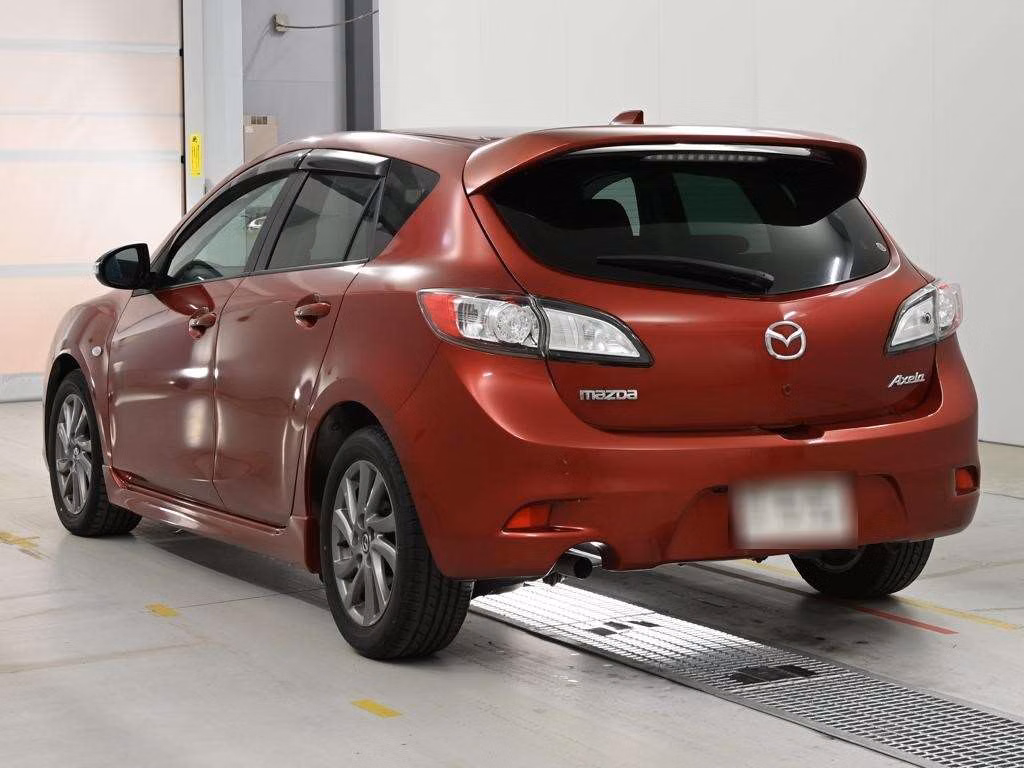 MAZDA AXELA