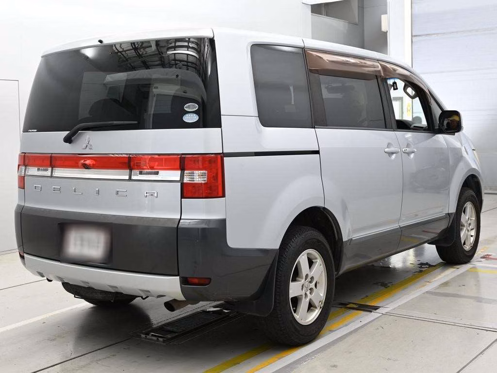 MITSUBISHI DELICA D:5