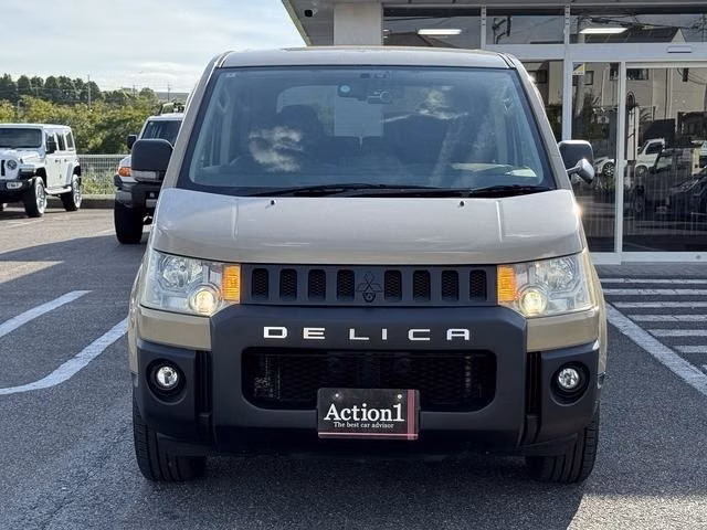 MITSUBISHI DELICA D:5