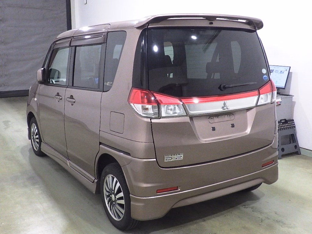 MITSUBISHI DELICA D:2