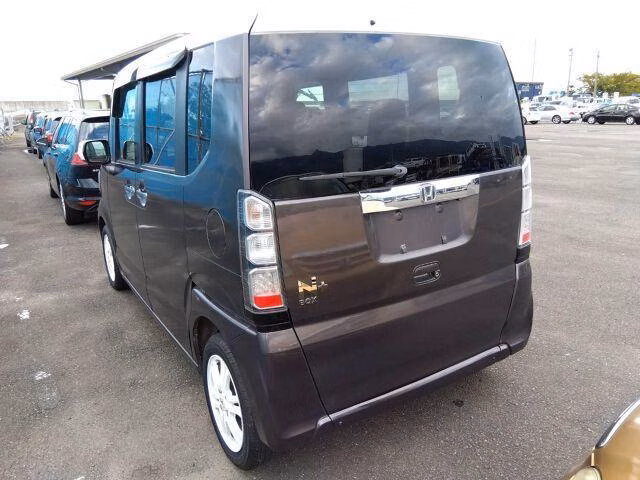 HONDA N-BOX+