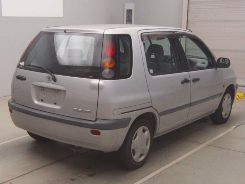 TOYOTA RAUM