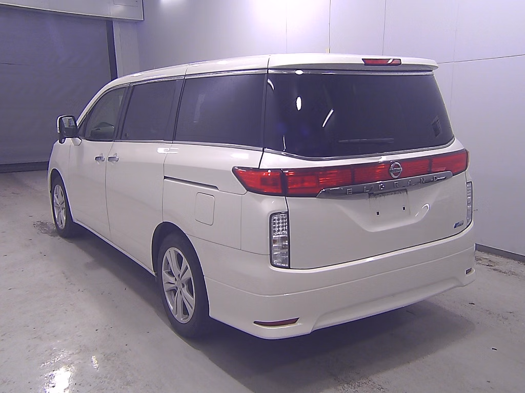 NISSAN ELGRAND