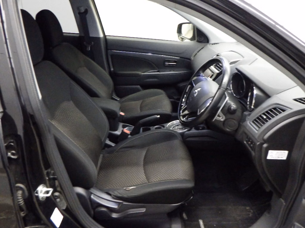 MITSUBISHI RVR