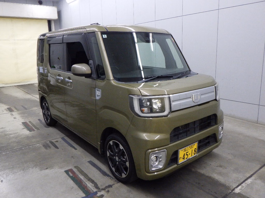DAIHATSU WAKE