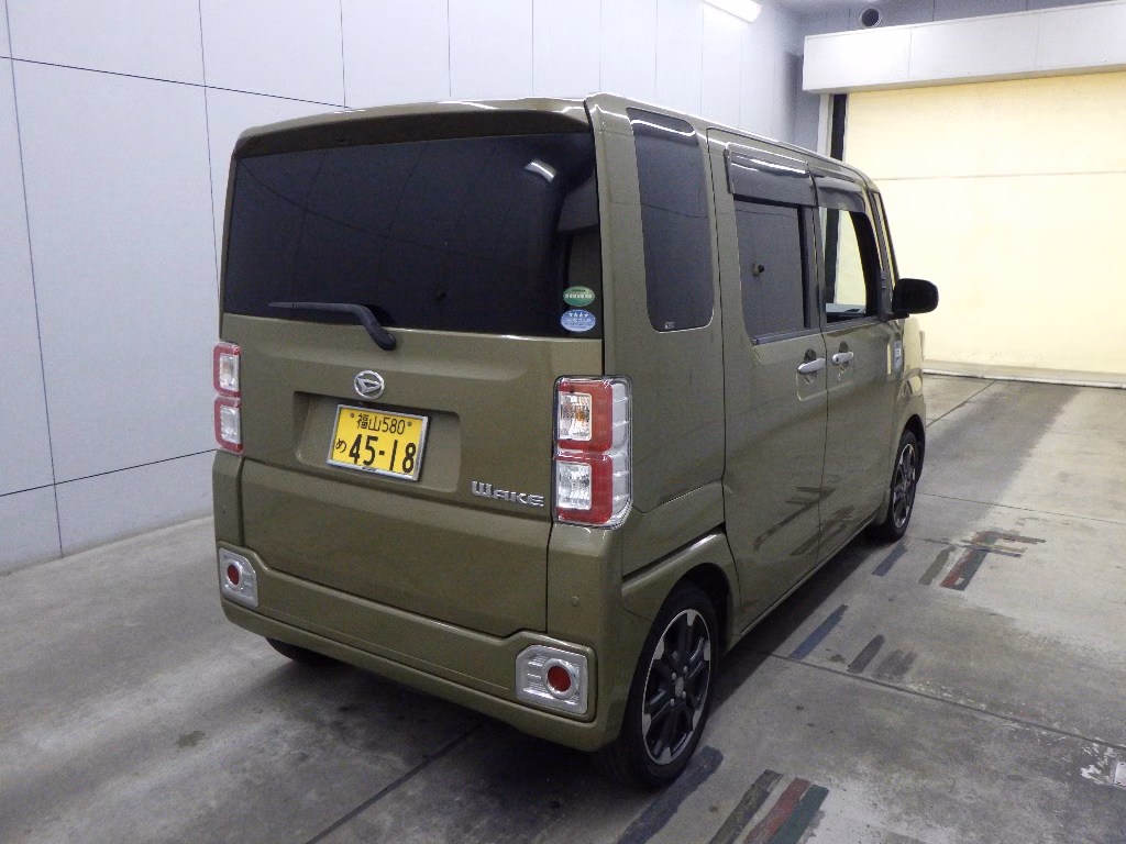 DAIHATSU WAKE