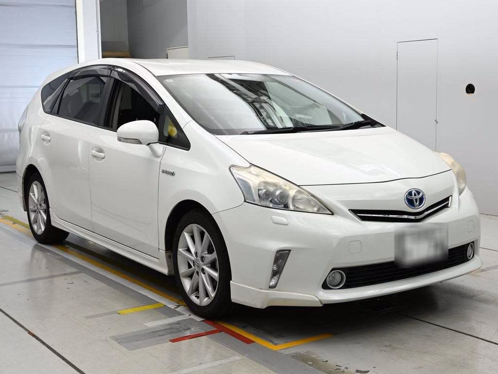TOYOTA PRIUS ALPHA