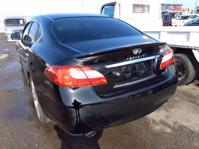 NISSAN FUGA