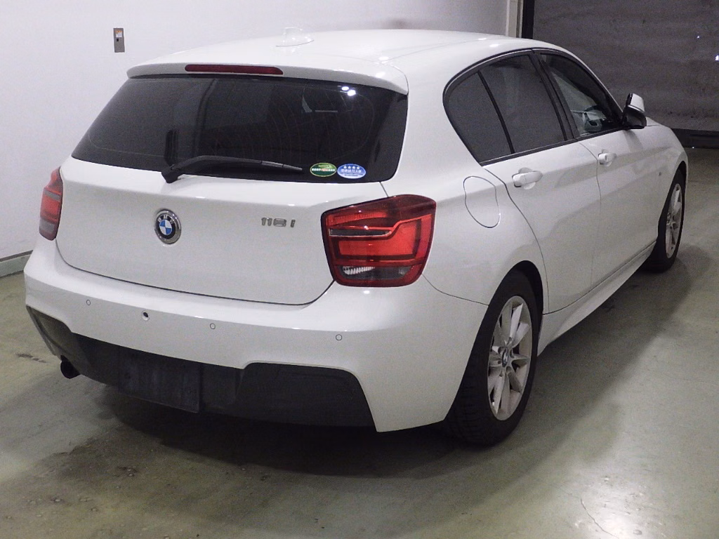 BMW 1-SERIES