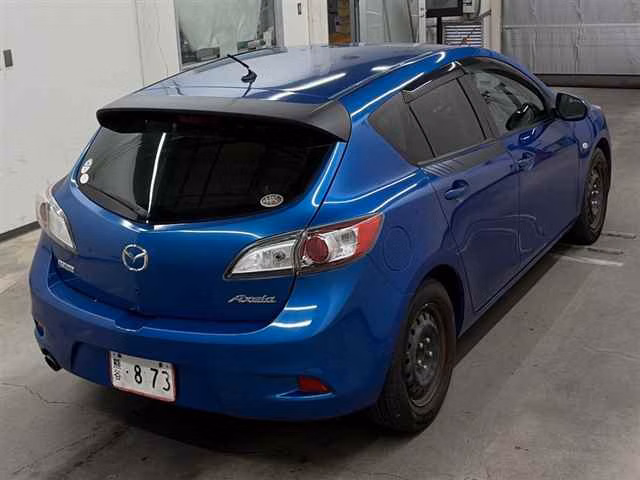 MAZDA AXELA