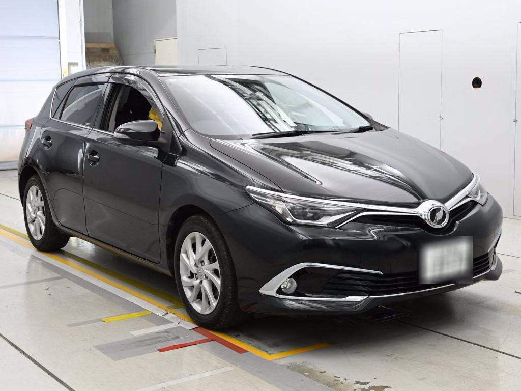 TOYOTA AURIS
